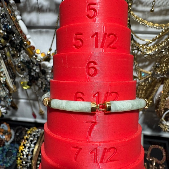 14K Gold Green Jade Tubular Bracelet 7.25” long - Picture 10 of 10